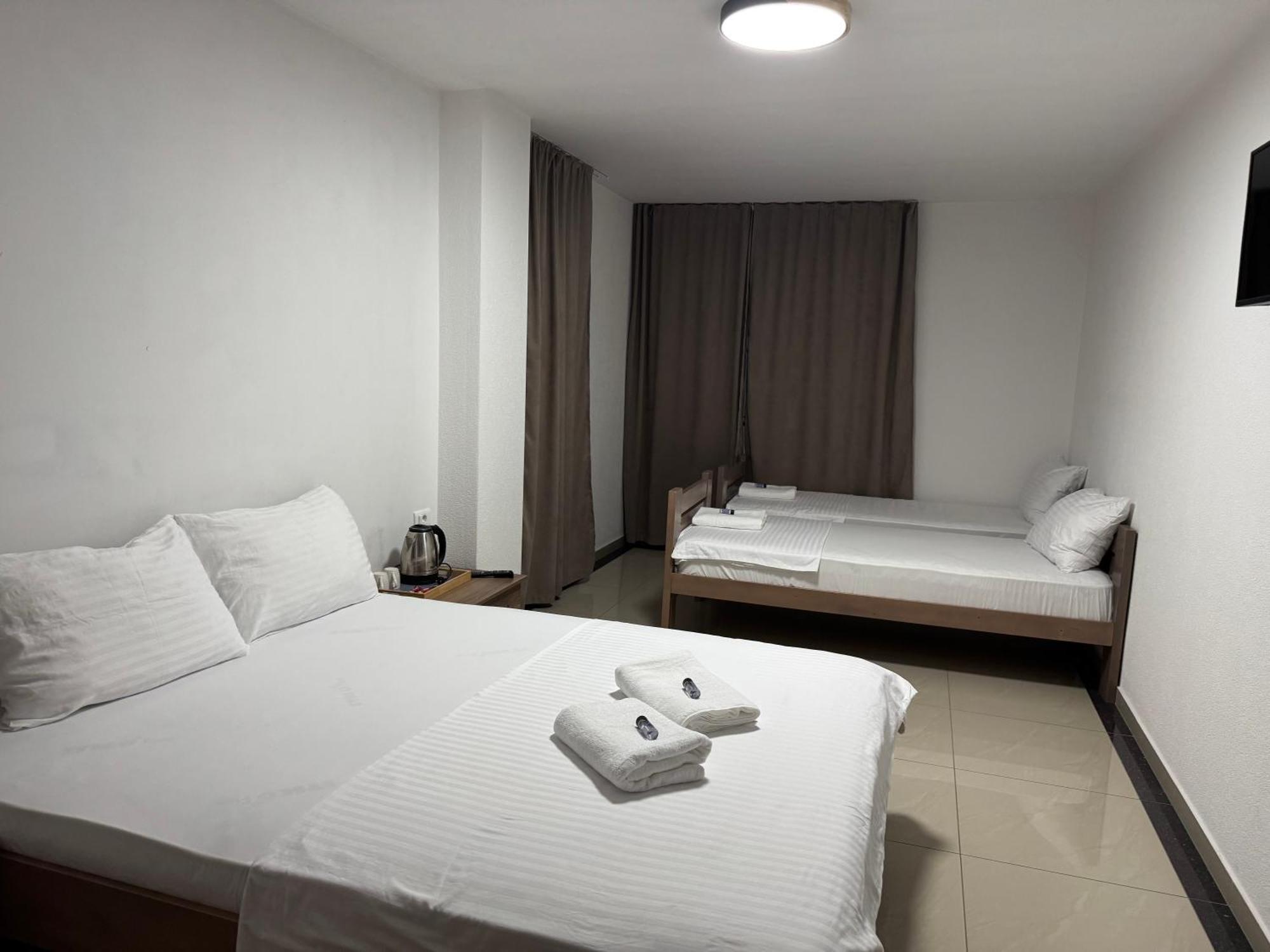 Hotel Majestic Struga Extérieur photo