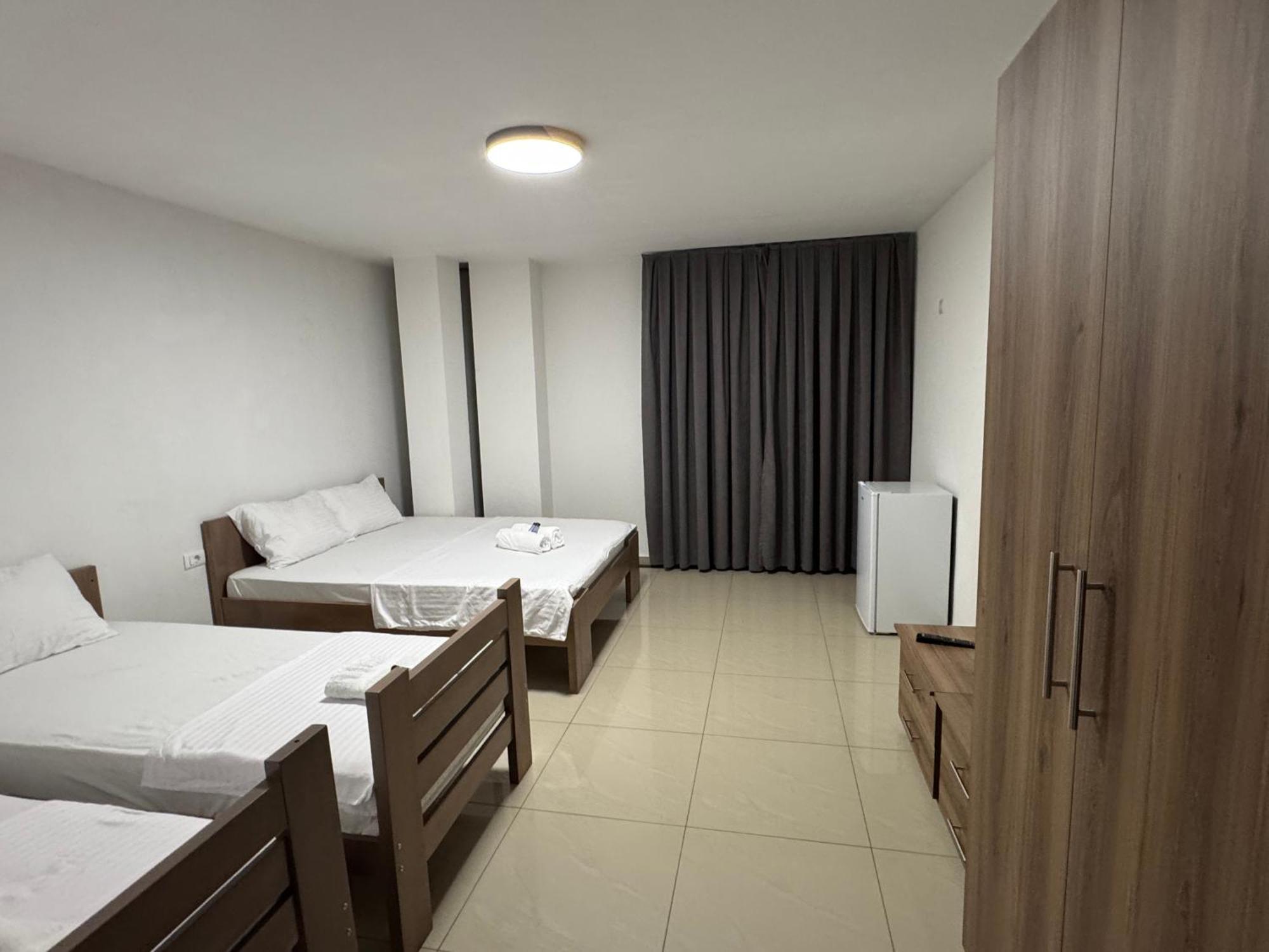 Hotel Majestic Struga Extérieur photo