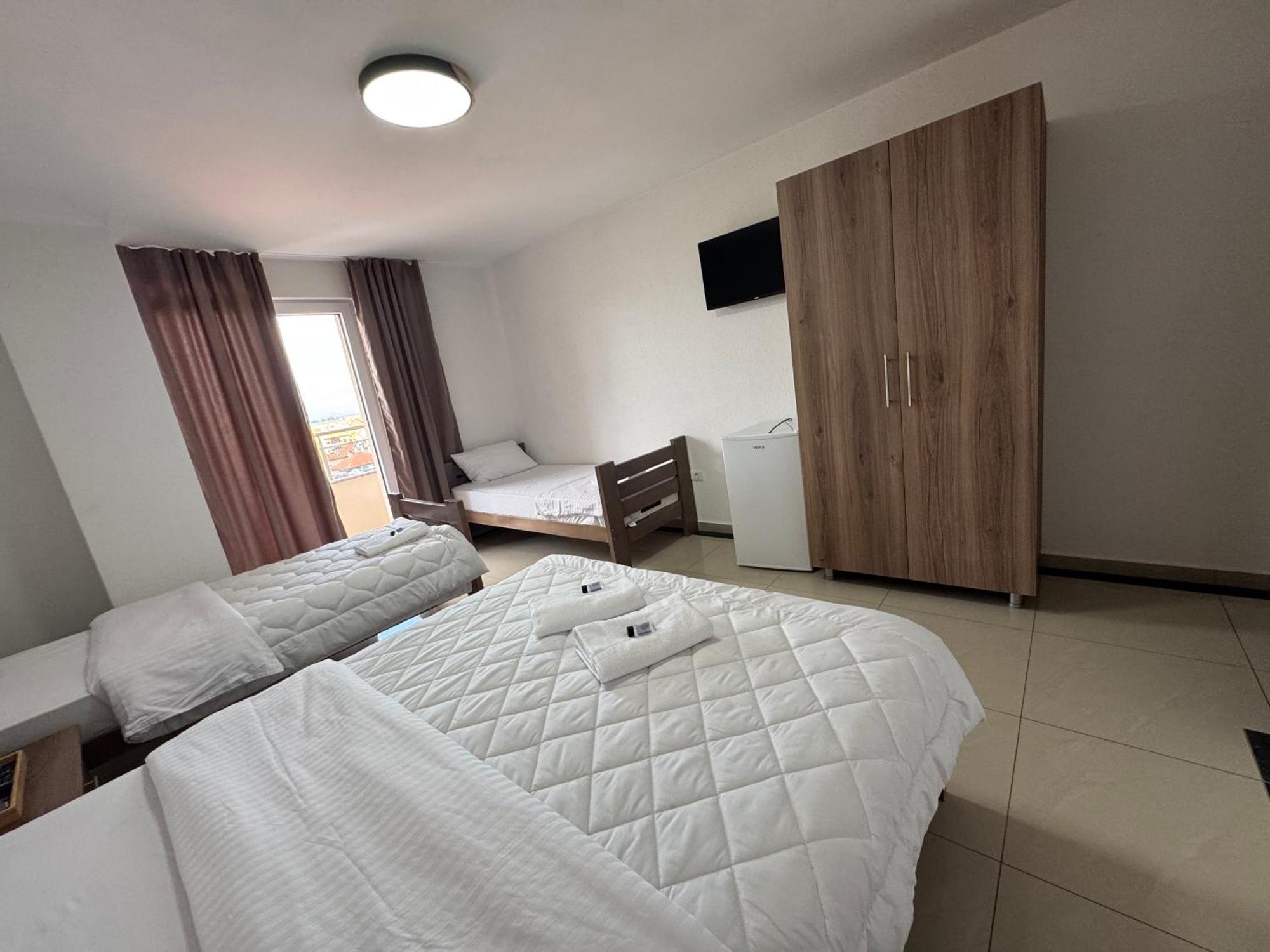 Hotel Majestic Struga Extérieur photo